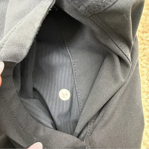 Lululemon Men's Gray Shorts Size 34 - Picture 6 of 8